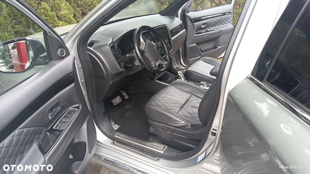 Mitsubishi Outlander - 26