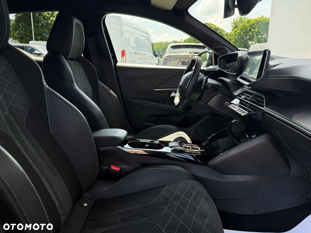 Peugeot 208 1.2 PureTech GT S&S EAT8 - 34