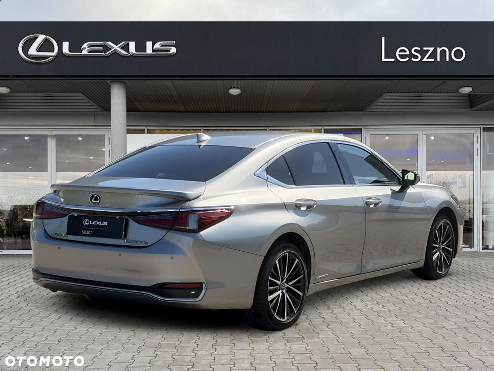 Lexus ES 300h Business Edition - 6