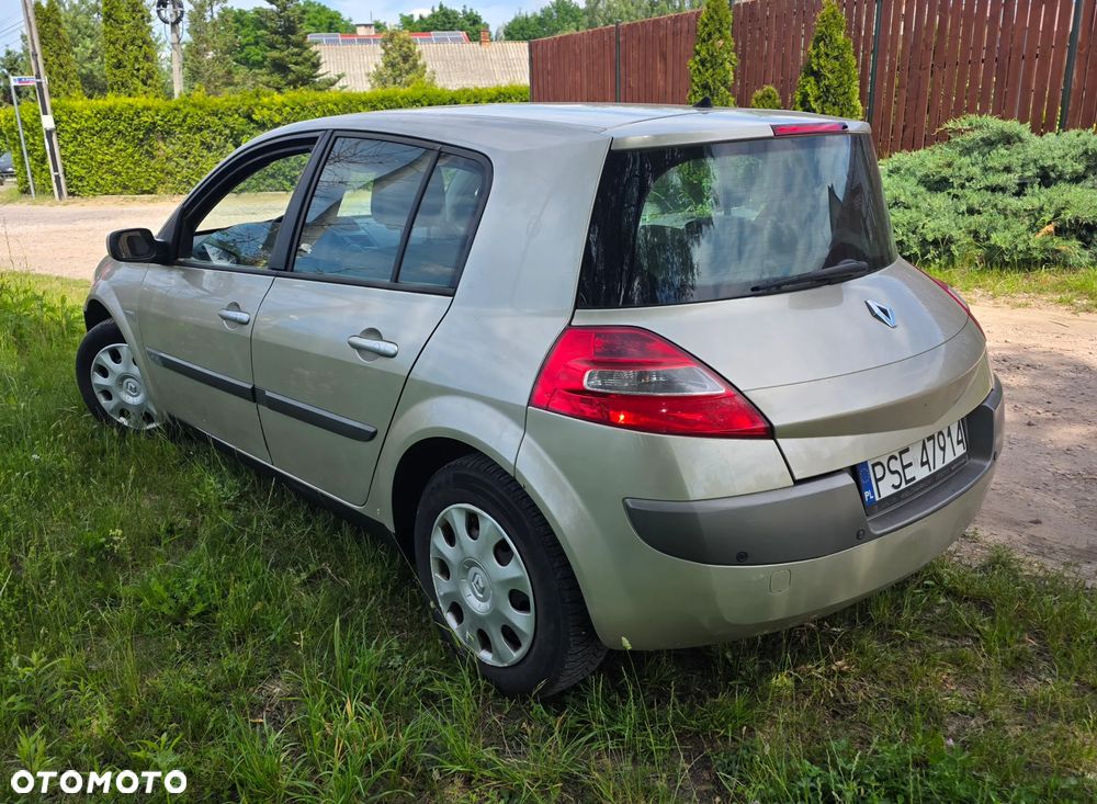 Renault Megane 1.6 16V Confort Dynamique - 2