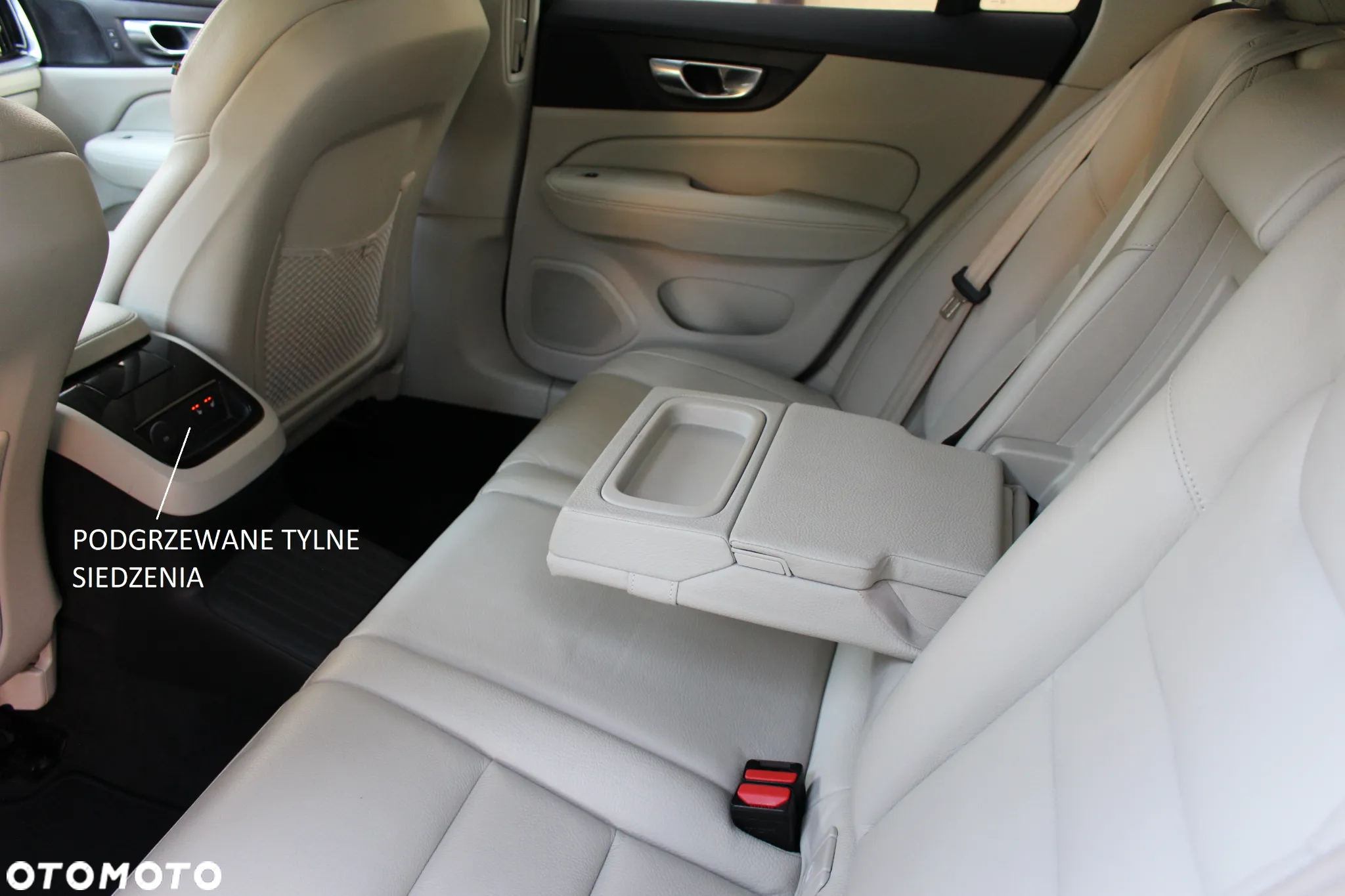 Volvo V60 T8 AWD Twin Engine Geartronic Inscription - 29
