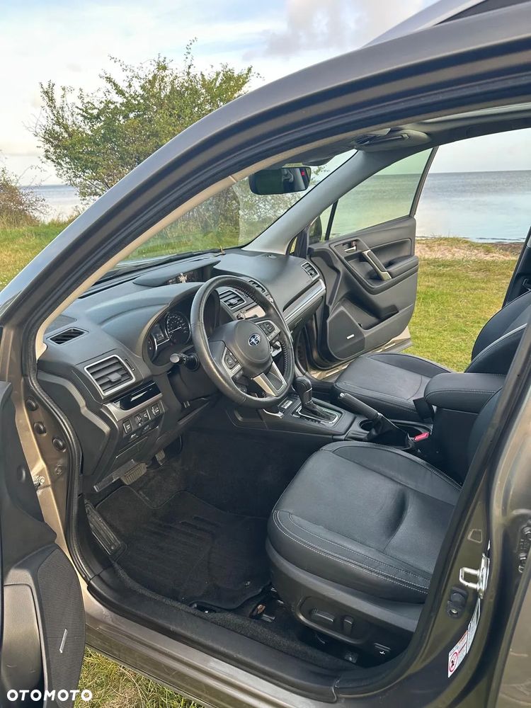 Subaru Forester 2.0 XT Platinum Lineartronic - 14