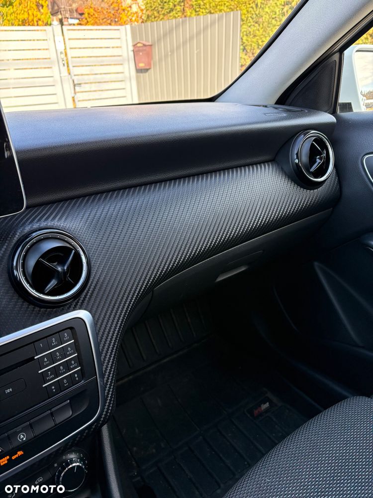 Mercedes-Benz GLA 200 d 7G-DCT - 10