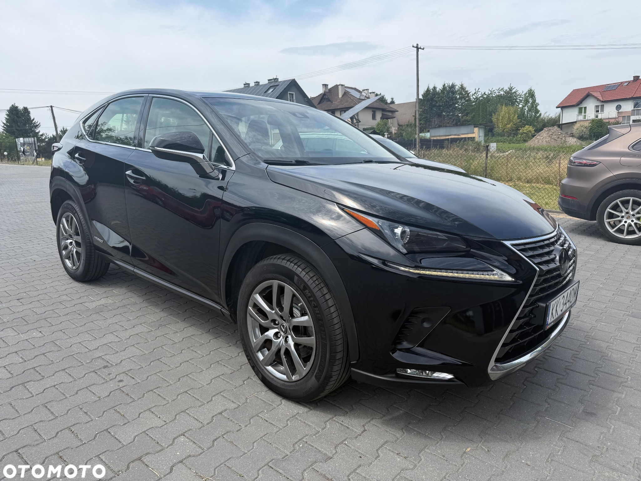Lexus NX 300h Style Edition - 3