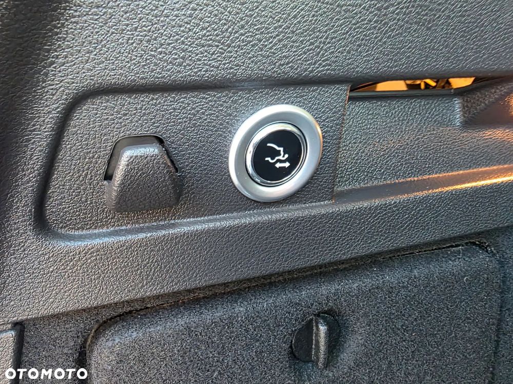 Ford Focus 1.0 EcoBoost Start-Stopp-System SYNC Edition - 16