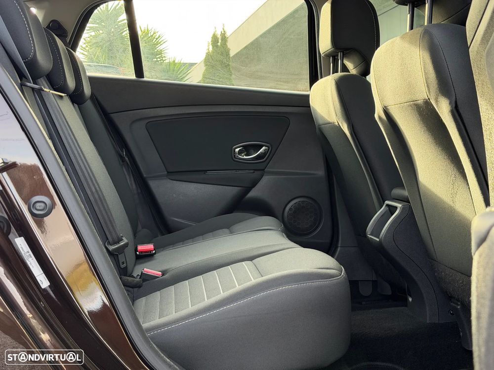 Renault Mégane Sport Tourer dCi 110 FAP EDC LIMITED - 21