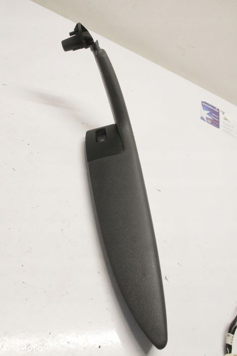 podłokietnik tył Audi A3 8P 5d - 2