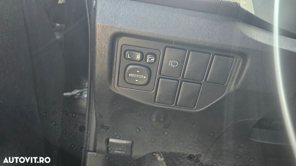 Toyota Prius (Hybrid) Sol - 25