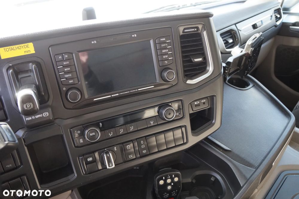 Scania G 450 6x2 CHŁODNIA KONTENER 8.45 m 21 PALET OŚ SKRĘTNA WINDA - 12