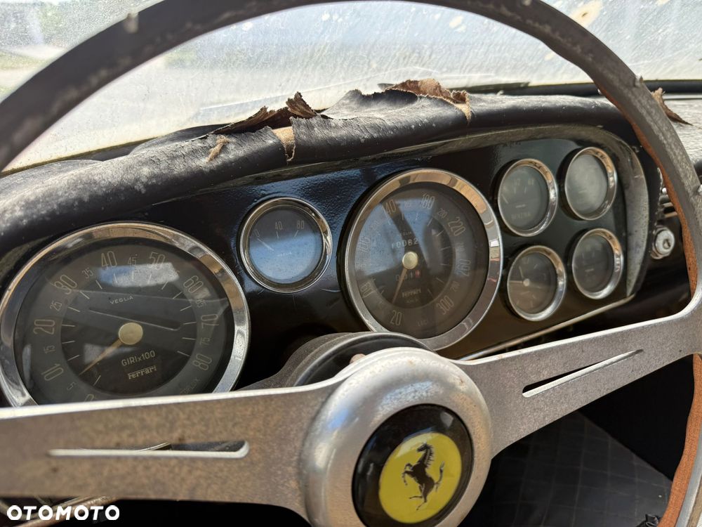 Ferrari 250 - 15