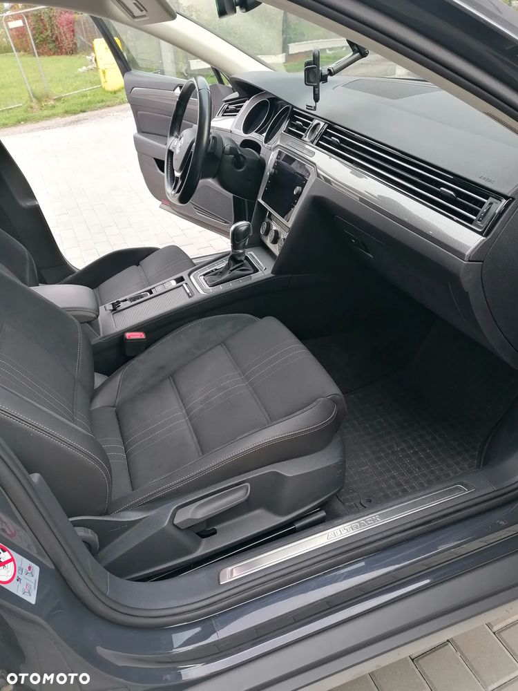 Volkswagen Passat - 25