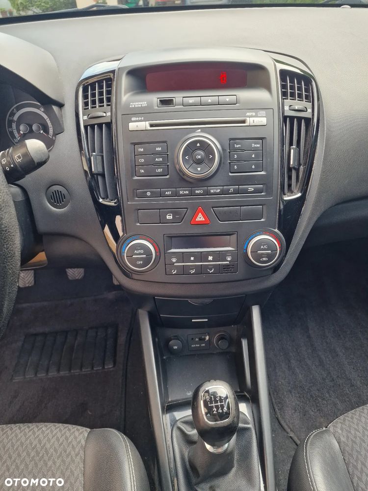 Kia Ceed 2.0 crdi Optimum + - 10