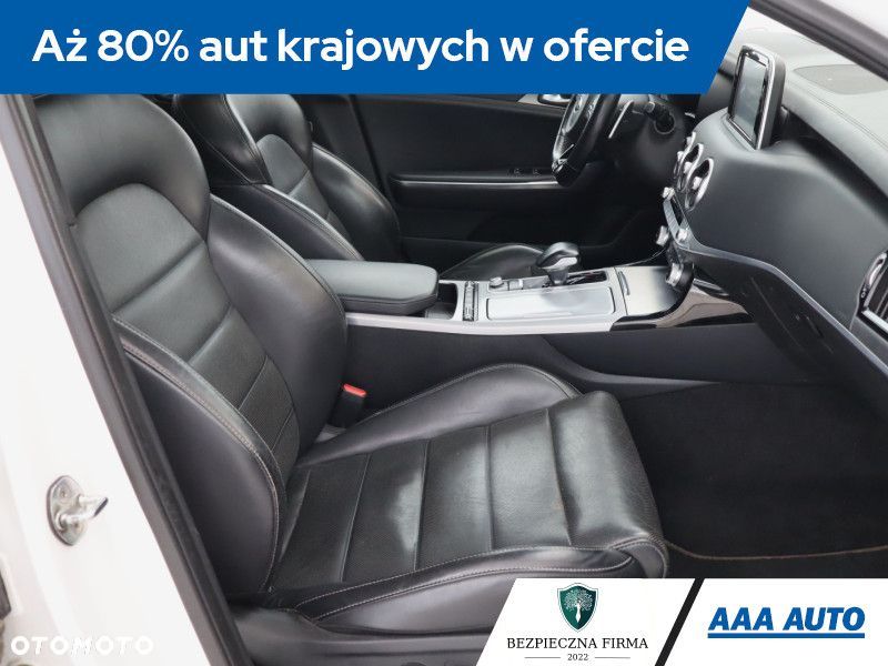 Kia Stinger - 11