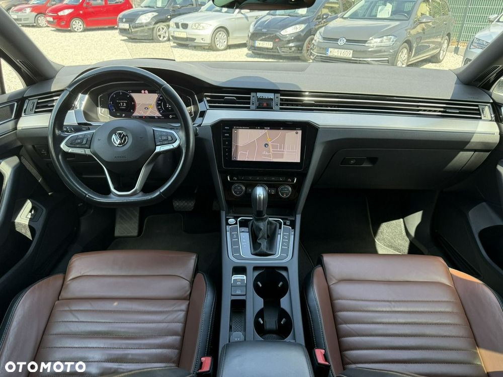 Volkswagen Passat Variant 2.0 TDI SCR DSG Elegance - 4