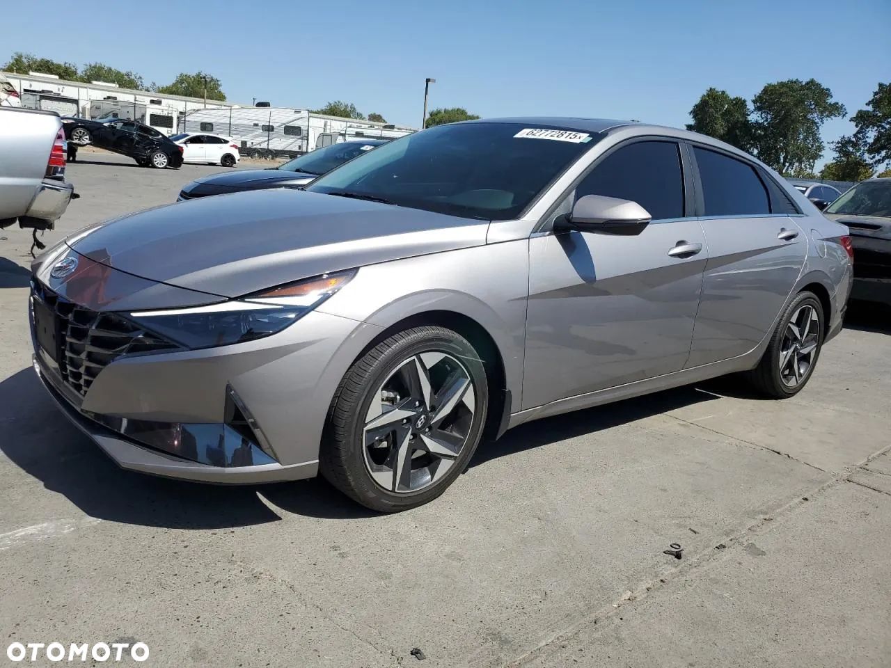 Hyundai Elantra - 1