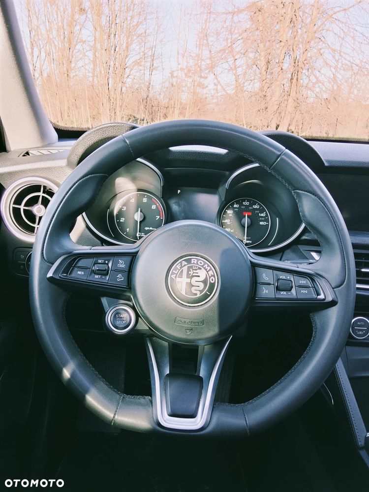Alfa Romeo Stelvio - 9