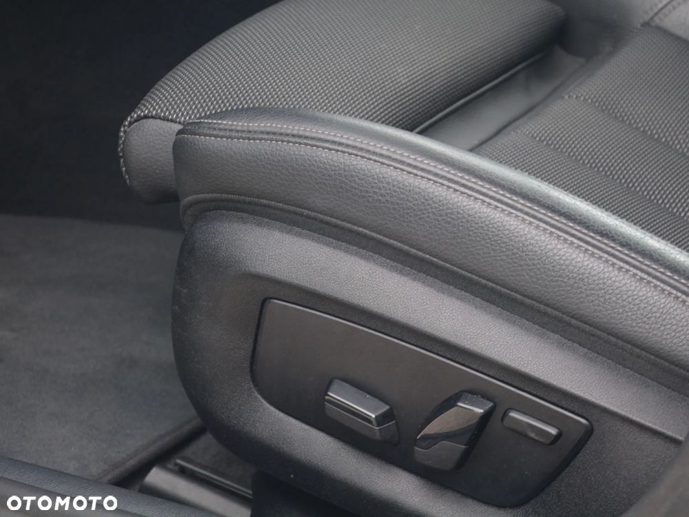 BMW Seria 5 518d Sport Line sport - 11