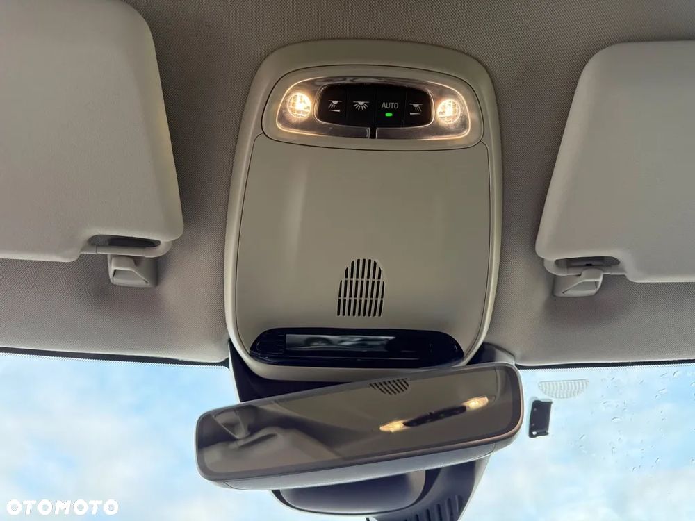 Volvo V40 D2 Drive-E Momentum - 27