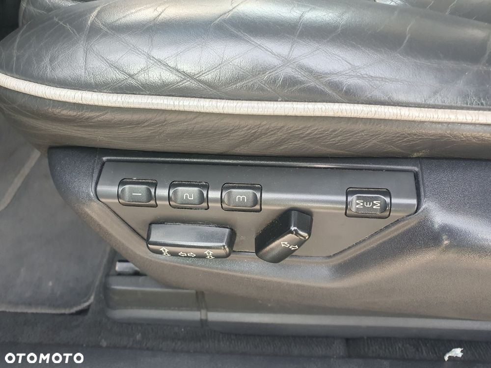 Volvo XC 90 - 9