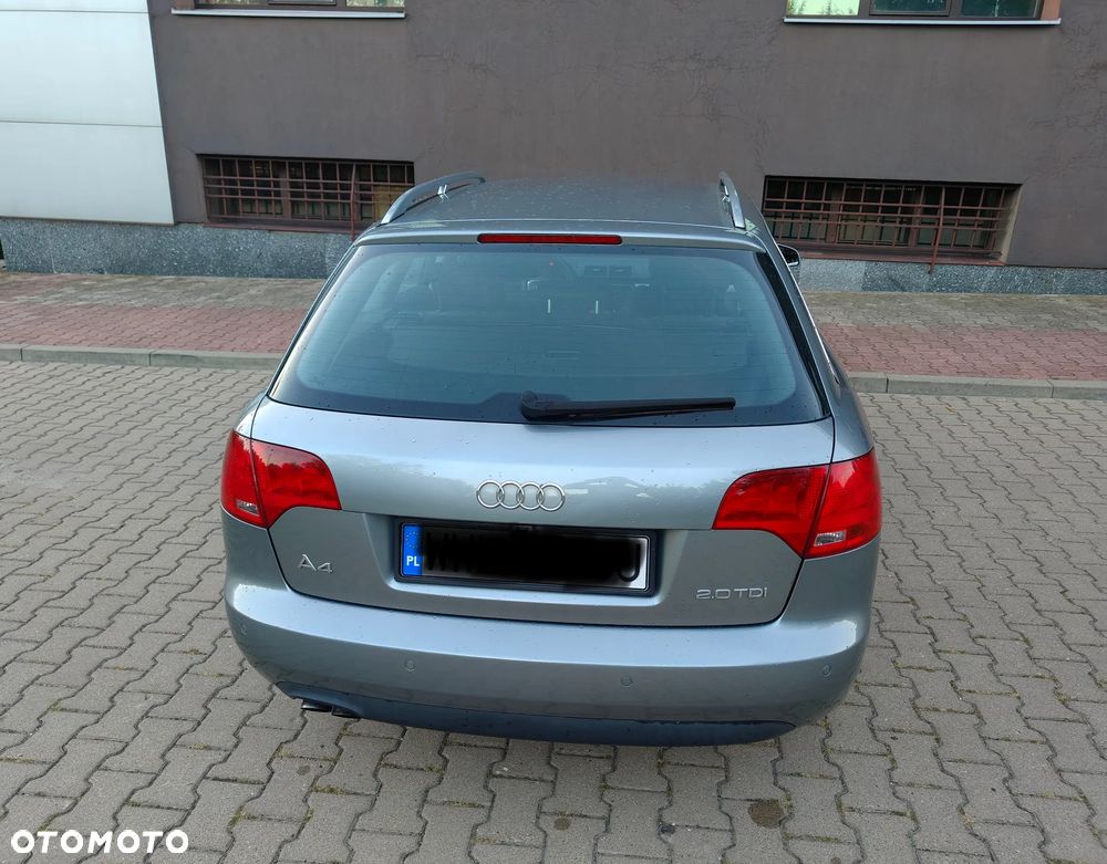 Audi A4 Avant 2.0 TDI - 16