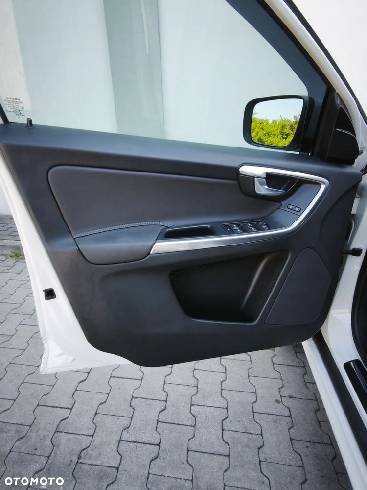 Volvo XC 60 T5 Geartronic Kinetic - 16