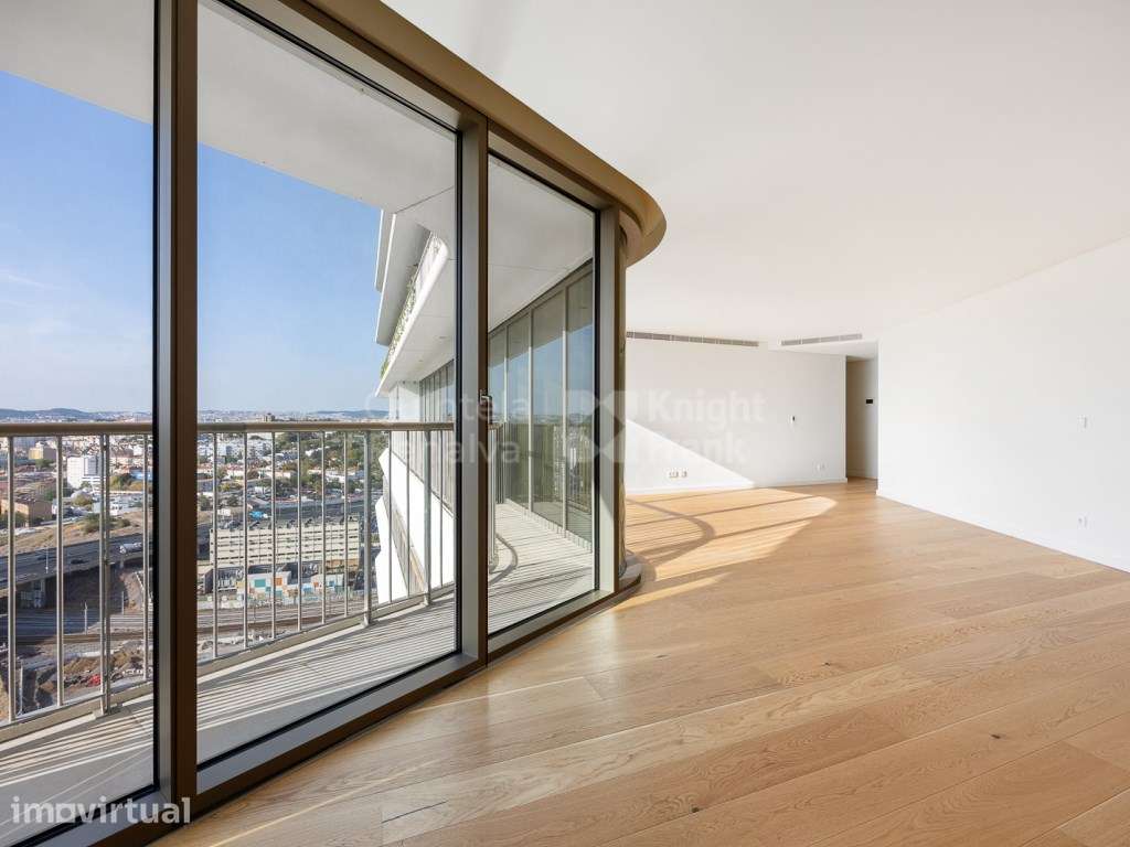 Apartamento T2 em condomínio com piscina em Campolide - Grande imagem: 2/26