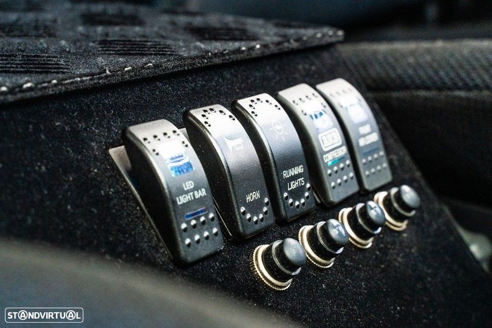 Land Rover Defender - 19