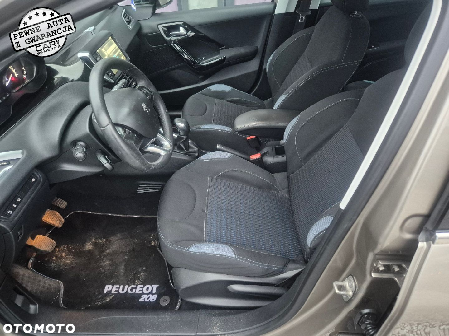 Peugeot 208 - 11