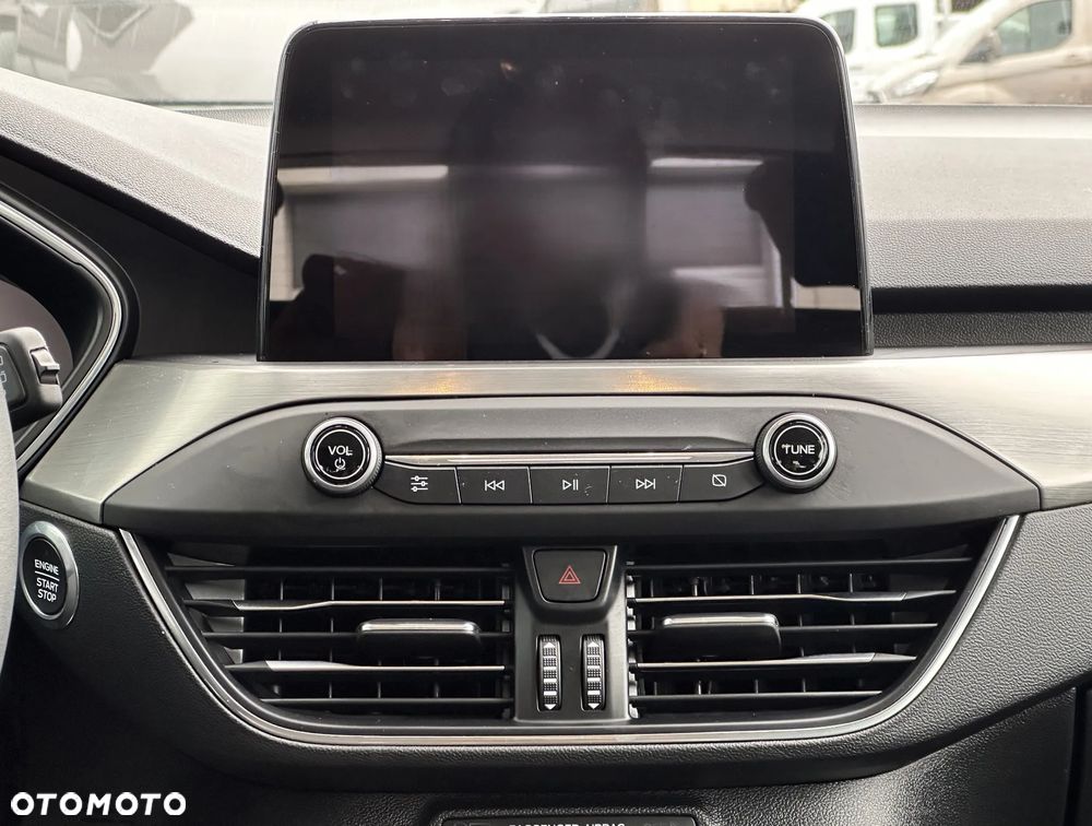 Ford Focus 1.0 EcoBoost Titanium X - 14