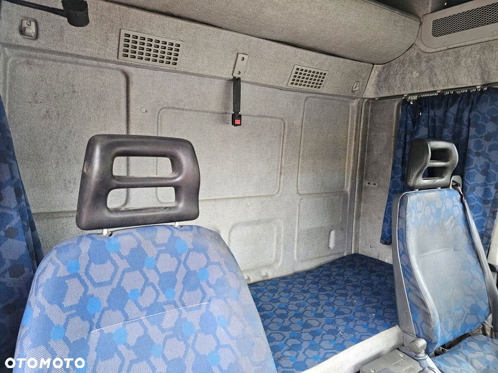 KABINA SYPIALNA KOKPIT KONSOLA WNĘTRZE IVECO EUROCARGO 2008 rok - 11