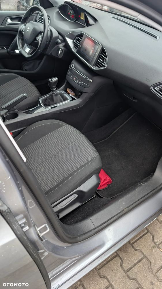 Peugeot 308 BlueHDi FAP 100 Stop & Start Active - 11