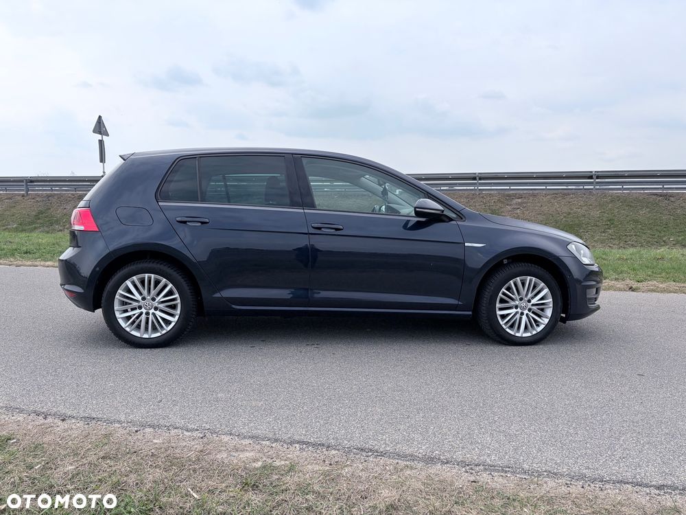 Volkswagen Golf - 6
