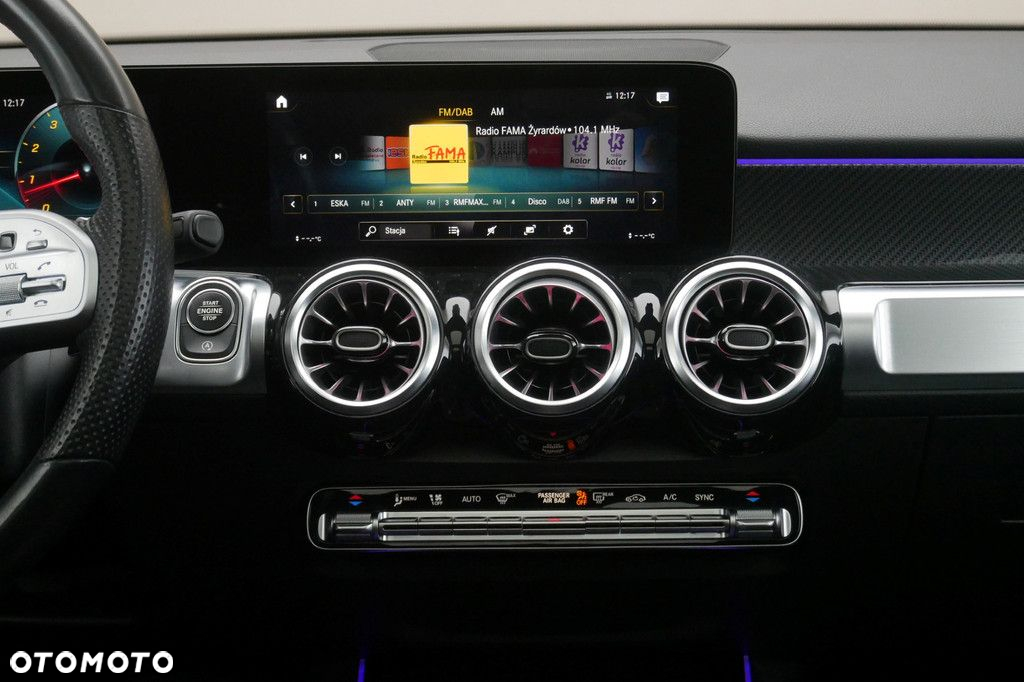 Mercedes-Benz GLB - 10