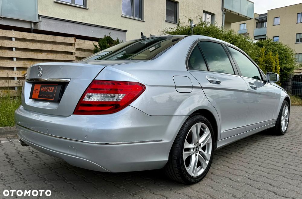Mercedes-Benz Klasa C 250 CGI Automatik BlueEFFICIENCY Avantgarde - 4