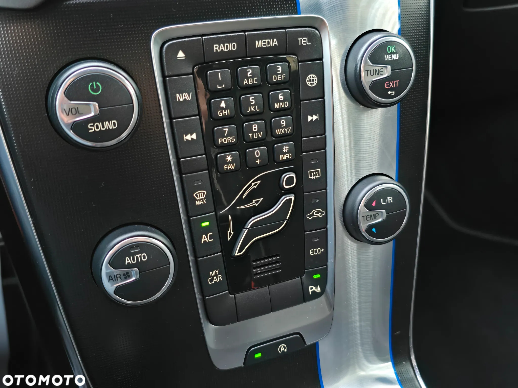 Volvo V40 D3 Geartronic RDesign - 18