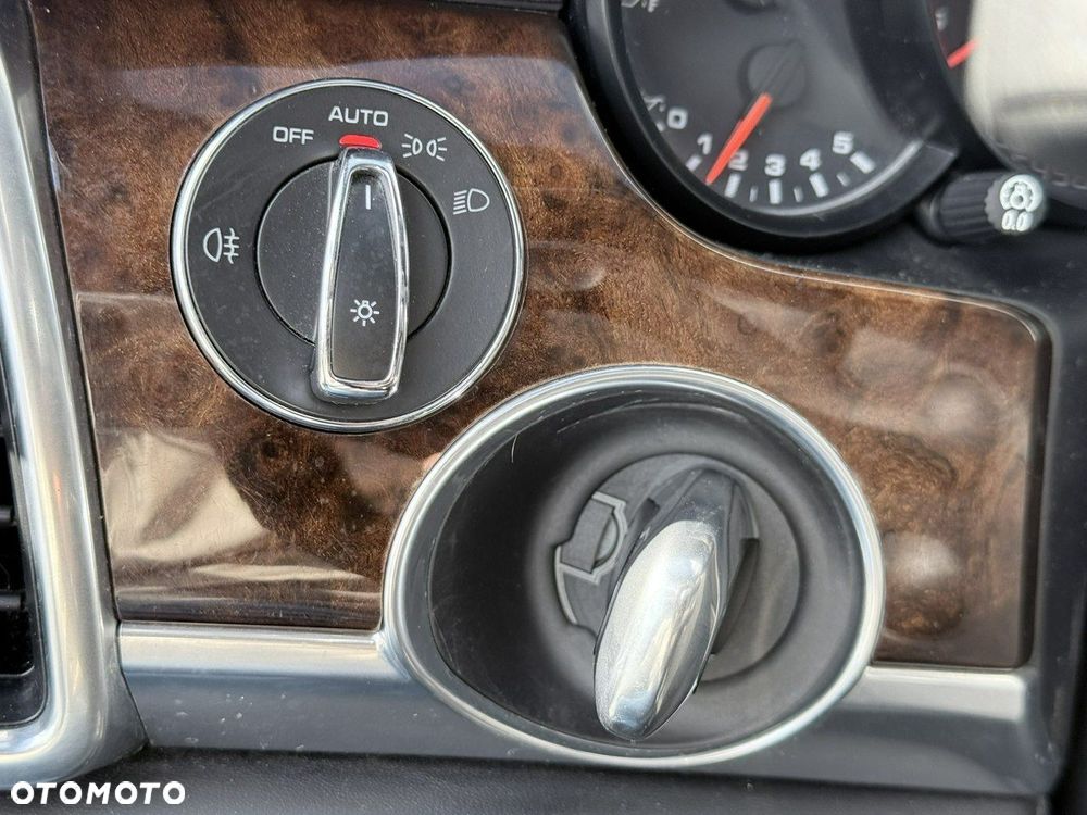 Porsche Panamera Turbo Executive - 12