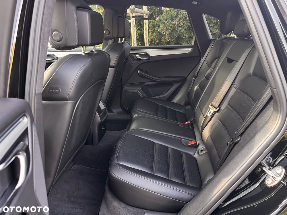Porsche Macan Turbo PDK - 34