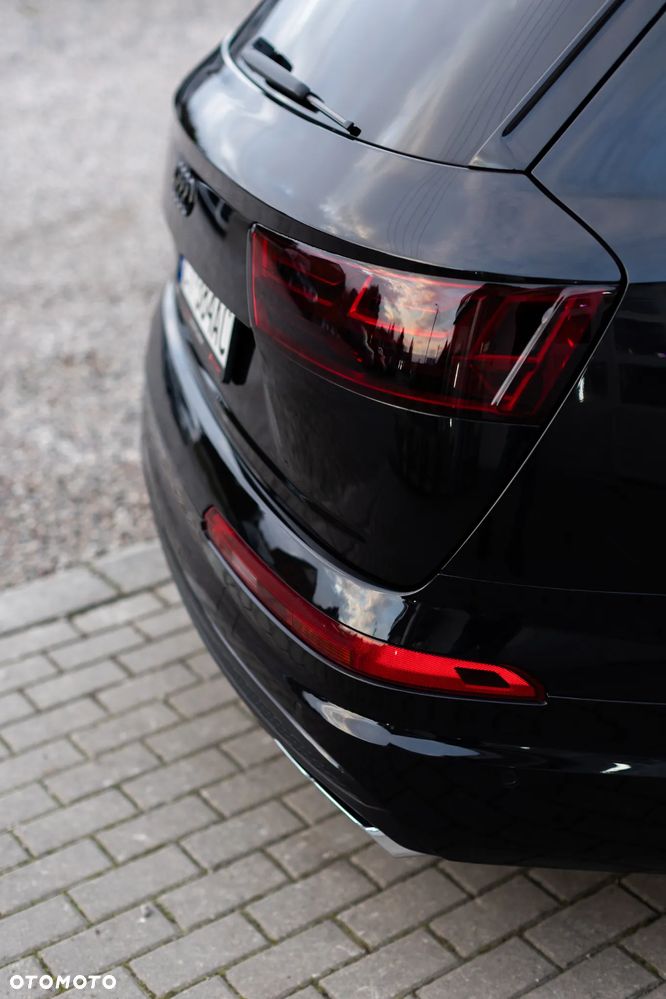 Audi SQ7 - 7
