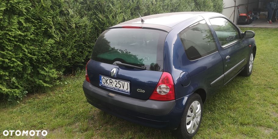 Renault Clio 1.2i RN - 10
