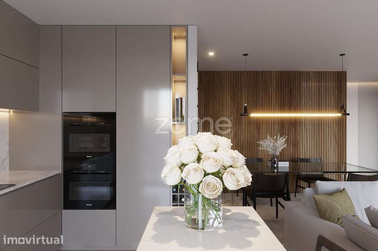 Apartamento T2 com garagem e varanda em S. Vicente - Grande imagem: 5/17