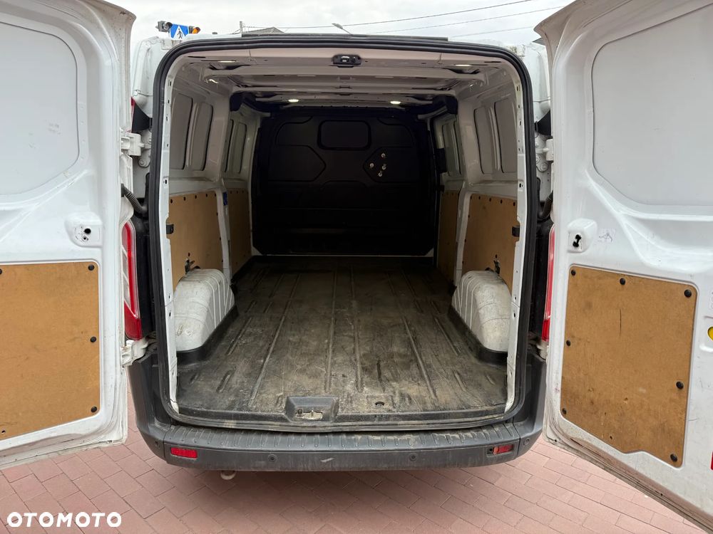 Ford TRANSIT CUSTOM - 9