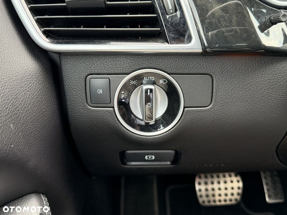 Mercedes-Benz GLS - 32
