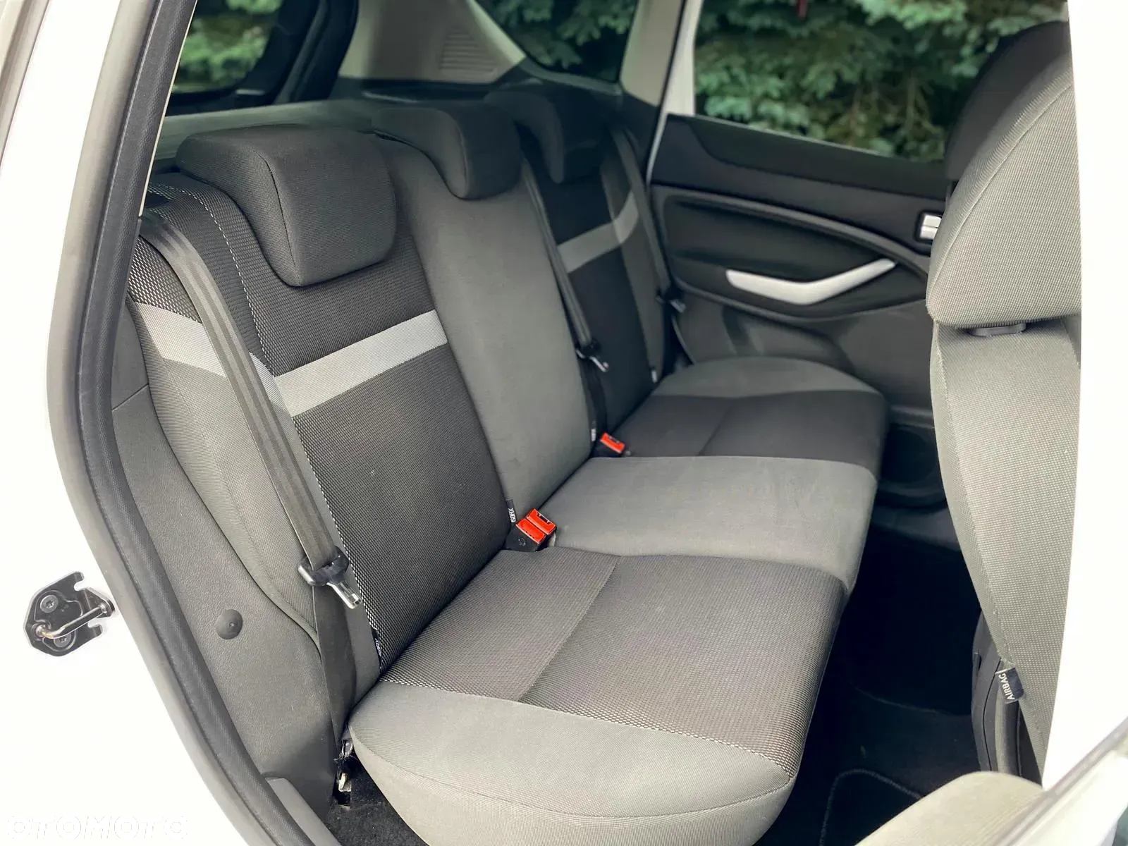 Ford Kuga - 33