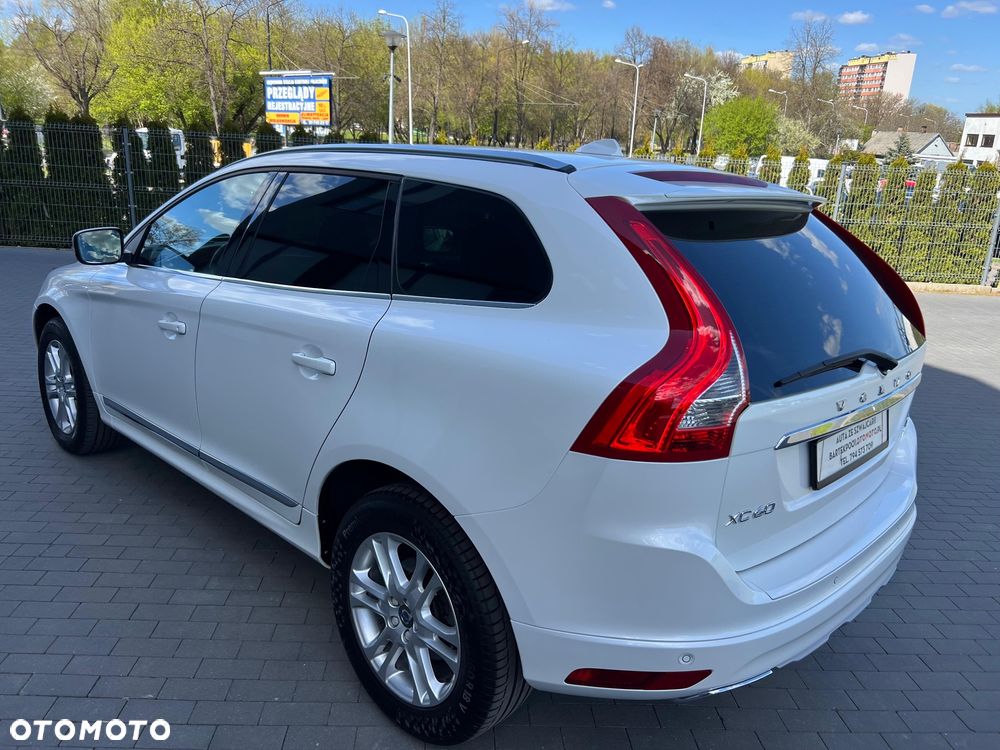 Volvo XC 60 D4 AWD Geartronic Summum - 9