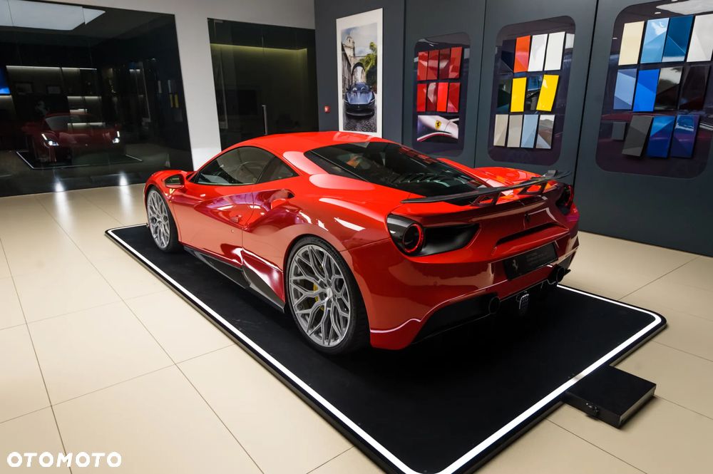 Ferrari 488 - 9