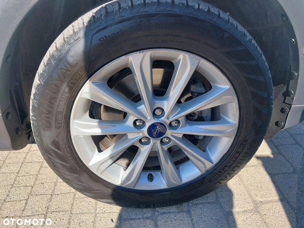 Ford Kuga - 25