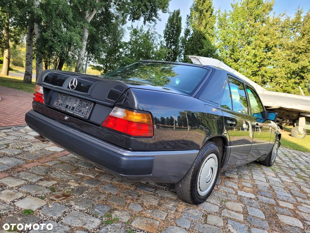Mercedes-Benz 280 - 6