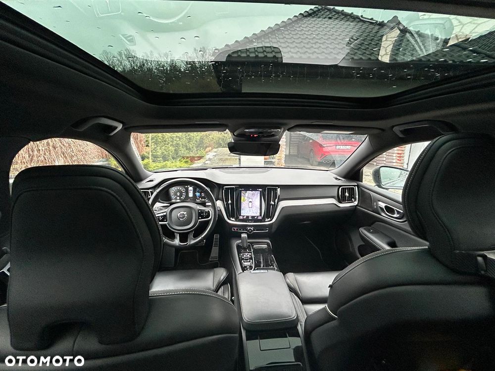 Volvo V60 T8 AWD Plug-In Hybrid R-Design - 7