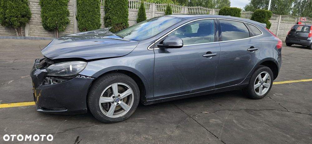 VOLVO V40 II 12 - 16 2.0 D5204T6 - HAK HOLOWNICZY BELKA KULA - 3