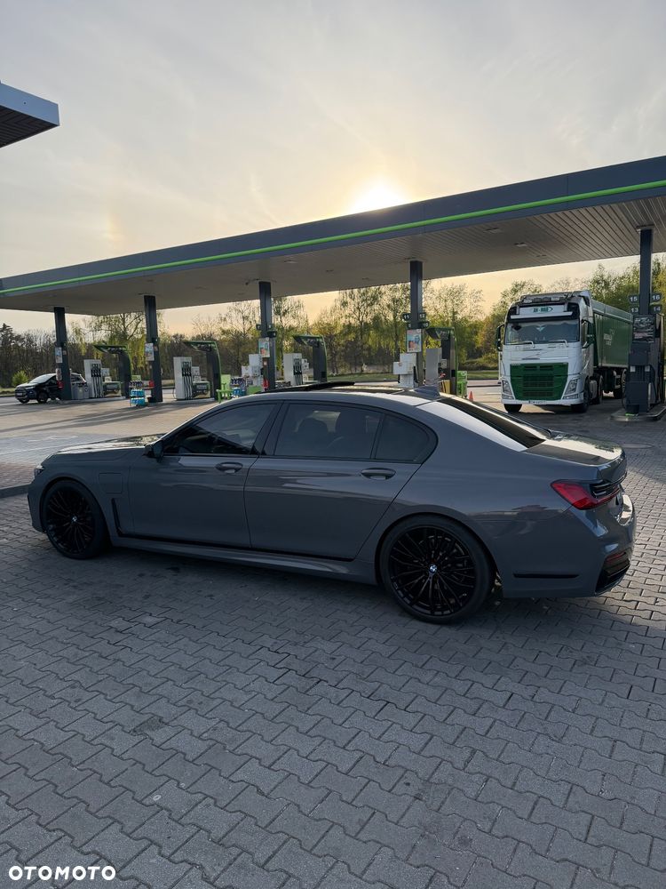 BMW Seria 7 - 11